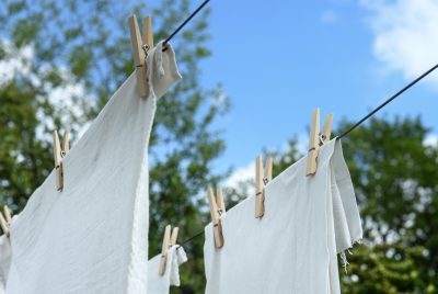 roupa-branca-de-umbanda-no-varal
